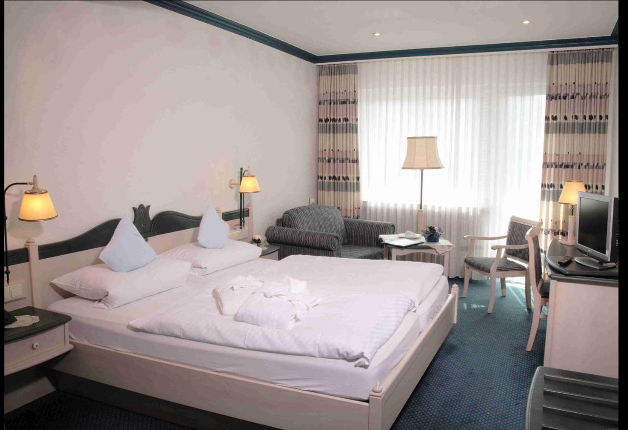 Wellnesshotel Buergerstuben Виллинген Экстерьер фото