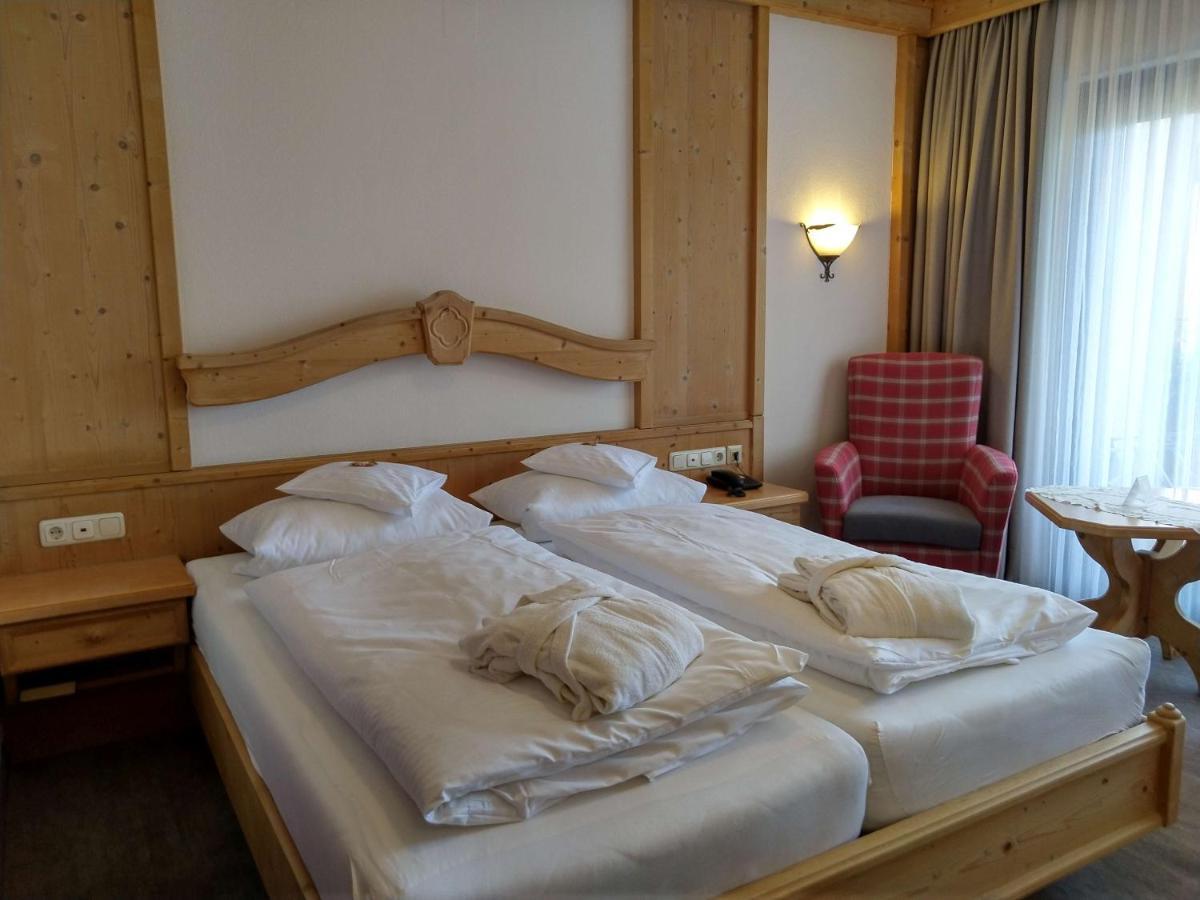 Wellnesshotel Buergerstuben Виллинген Экстерьер фото