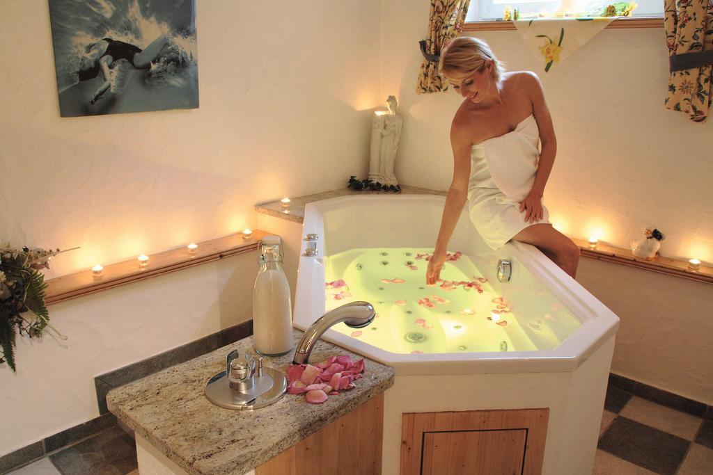 Wellnesshotel Buergerstuben Виллинген Экстерьер фото