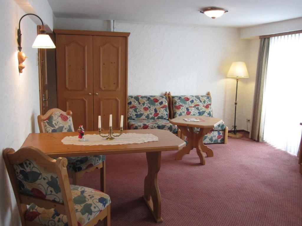 Wellnesshotel Buergerstuben Виллинген Экстерьер фото